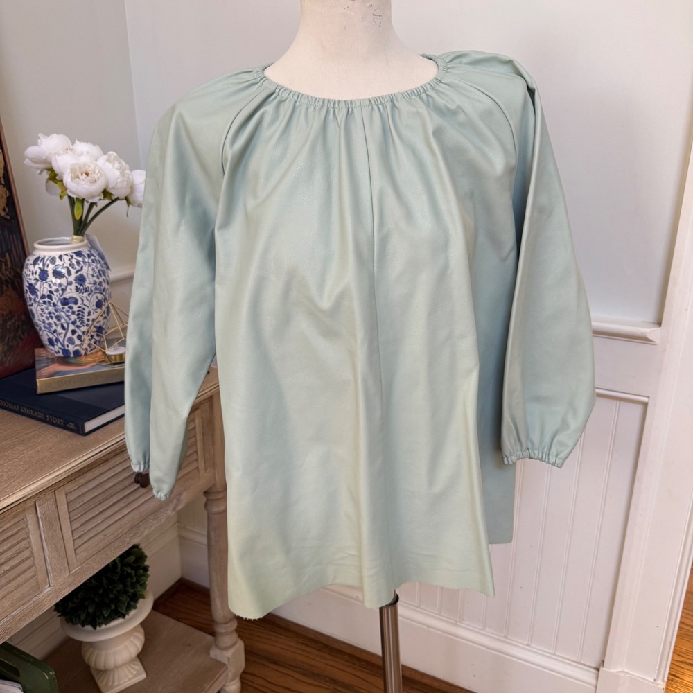 DOLCE CABO Light Blue Faux Leather Gathered Neck Long Sleeve Tunic Top L